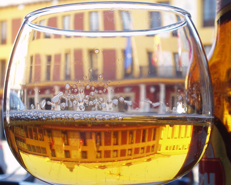 Tour cervejeiro aposta na “harmonização” de boa bebida com mergulho cultural