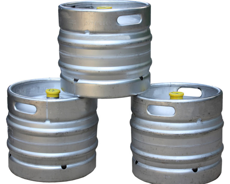 Exportação de cerveja sofre pequena queda em agosto e confirma ano difícil