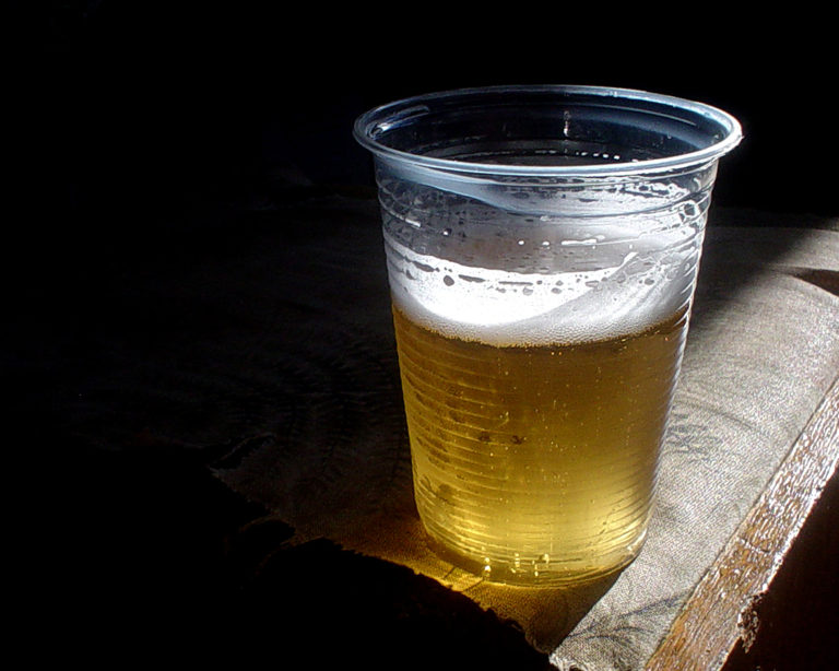 Preço da cerveja retoma tendência do ano e cai em agosto