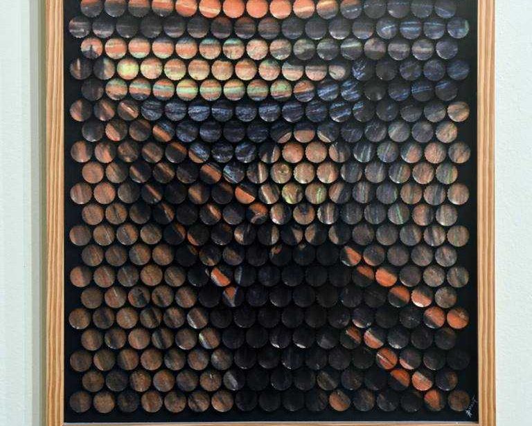 Se beber, recicle: Artista utiliza tampinhas em trabalho de conscientização