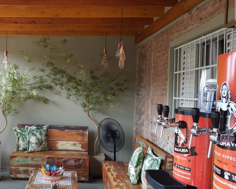 Balcão da Maria Bravura: A cerveja e a revolução das mentes