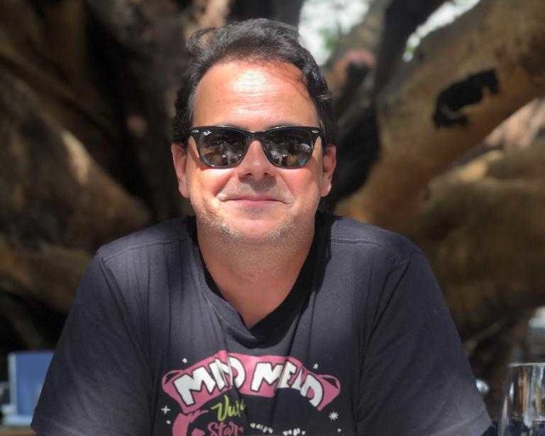 Entrevista: A amizade com o síndico e a cerveja do humorista Carioca