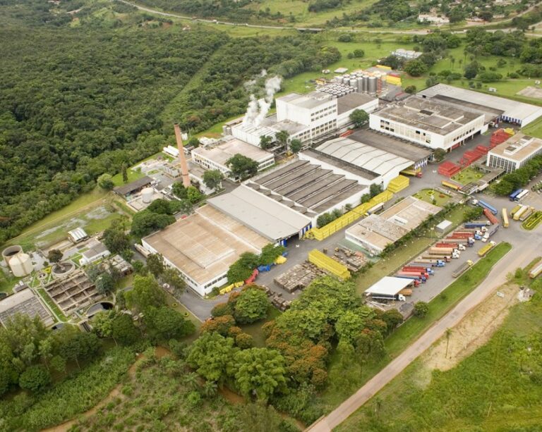 Mapa fecha fábrica da Ambev em MG; Empresa nega risco de desabastecimento