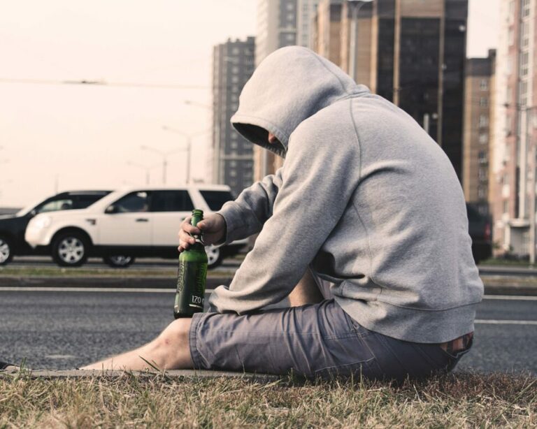 Balcão da Maria Bravura: O tabu do álcool