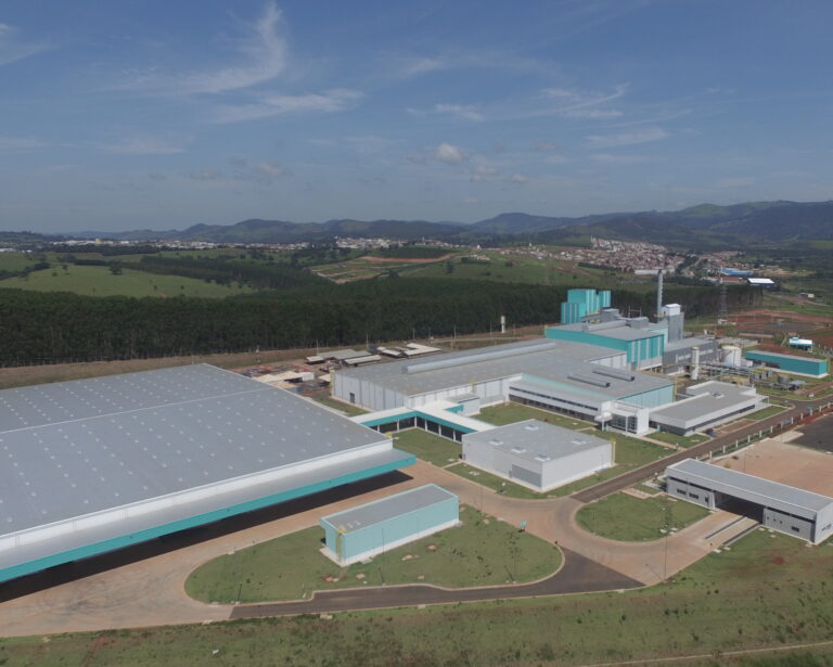 Multinacional de garrafas inaugura fábrica de R$ 330 milhões em MG