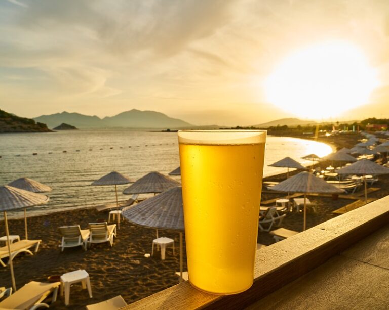 Balcão do CerveJoca: A cerveja e a prática do exercício da felicidade