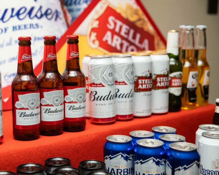 AB InBev cancela “maior IPO do mundo” em Hong Kong
