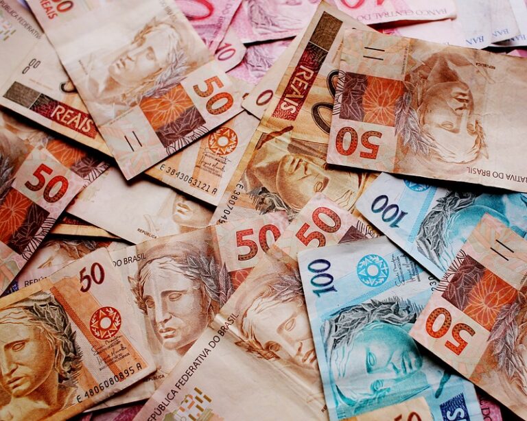 No mês com menor inflação do ano, preço da cerveja tem leve alta