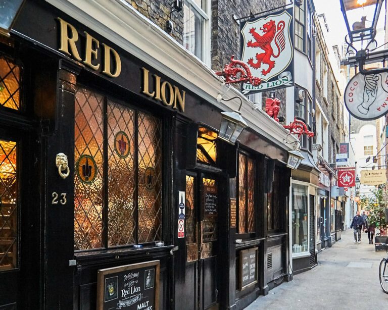 Morador de Londres gasta o dobro com cerveja do que demais britânicos, diz estudo