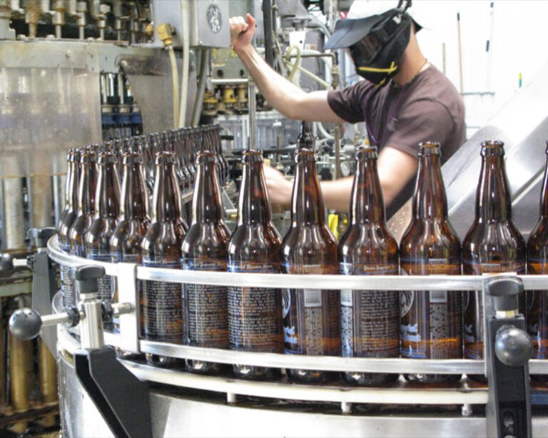 Grandes cervejarias garantem que novos lotes estão adequados à norma de rotulagem