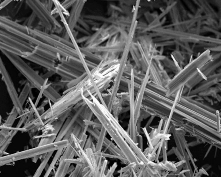 Amianto na cerveja foi responsável por aumento de casos de câncer, diz estudo