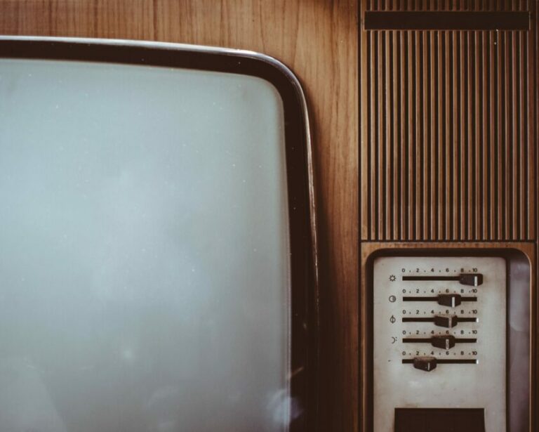 Estudo relaciona gastos em propaganda de cerveja com preferência entre adolescentes