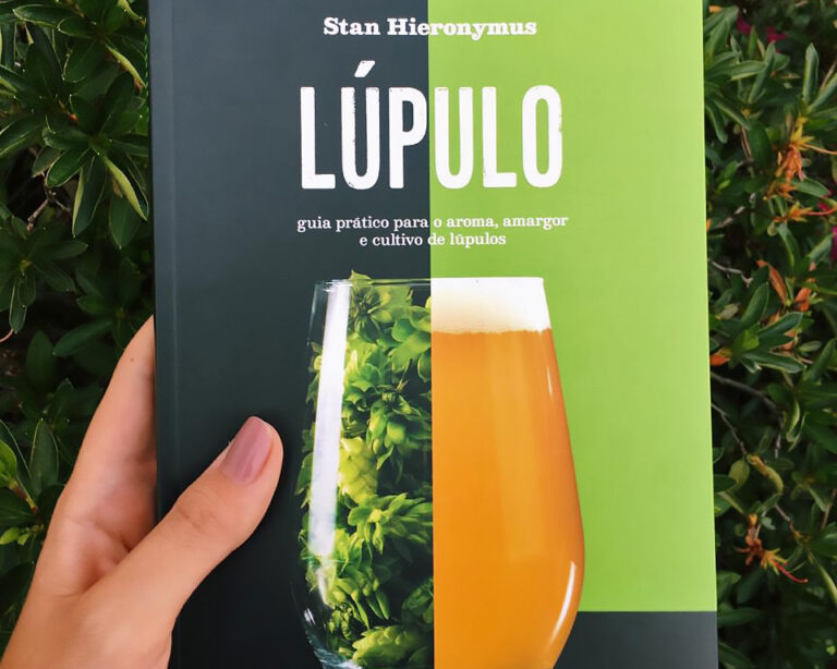 Livro sobre lúpulo chega ao país e inaugura série sobre ingredientes da cerveja