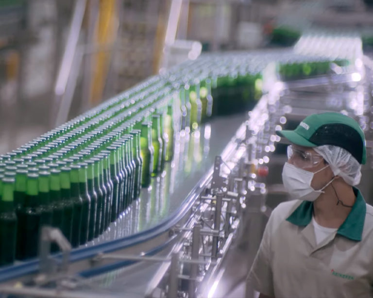 Heineken anuncia recall de long necks que podem causar ferimentos