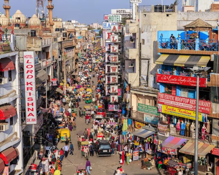 AB InBev volta a vender em Nova Deli, mas não se livra de processo na Índia