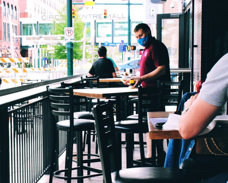 São Paulo inicia reabertura dos bares nesta segunda; confira os detalhes