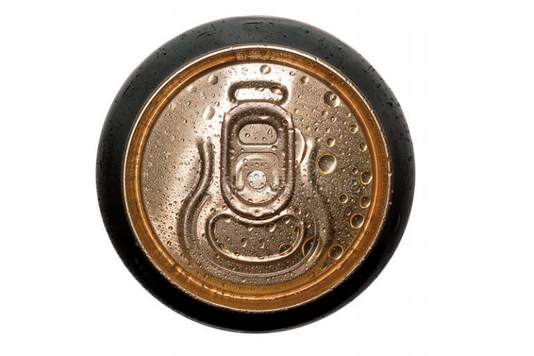 Escassez de latas pode fazer marcas “sumirem” do mercado dos EUA