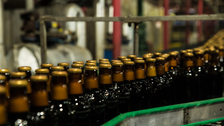 Ambev cria desafio em que produzirá lote de cerveja criada por universitários