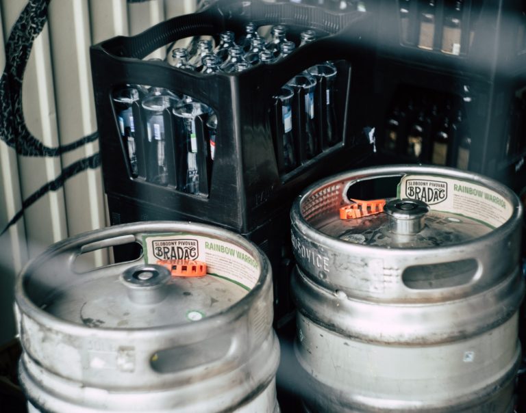 Ainda em queda no ano, fabricação de bebidas alcoólicas sobe 24% em julho