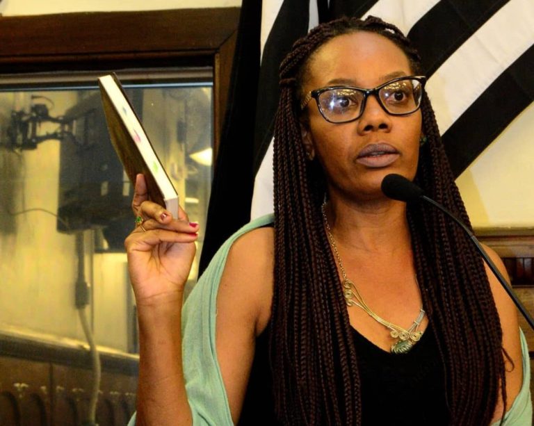 Sara Araujo comenta ataques racistas: “Tenho medo de encontrar essas pessoas”