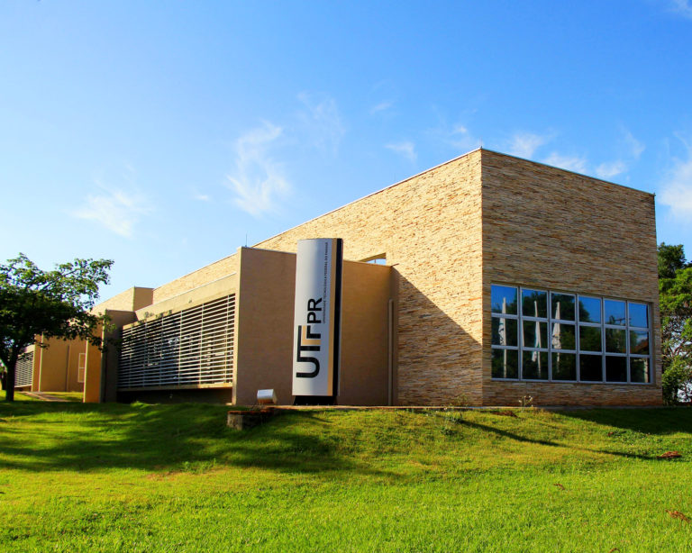 Desafio das mulheres no setor de cervejas artesanais é tema de debate da UTFPR