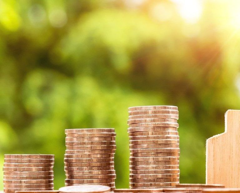 Cerveja fica mais cara em outubro e segue tendência de alta dos alimentos