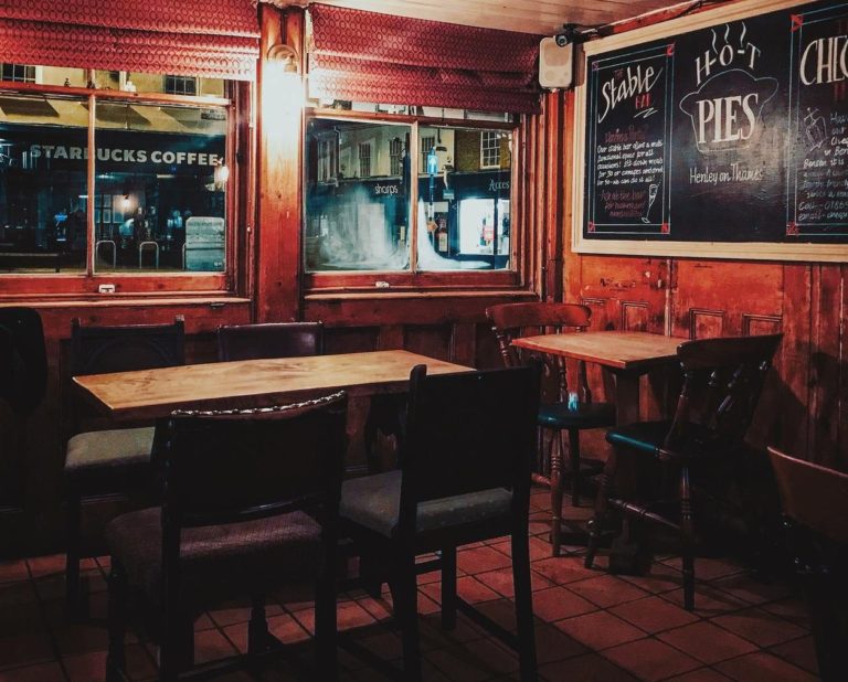 Lei seca e festas proibidas: As ações regionais para conter a Covid-19 no fim do ano