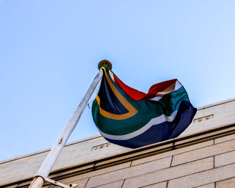 Com lei seca, SAB cancela aporte de R$ 1,4 bi e amplia conflito na África do Sul