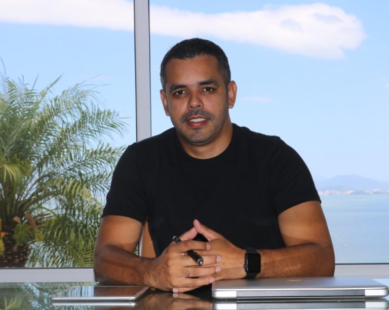 Entrevista: Bares precisam ampliar autoatendimento e presença digital