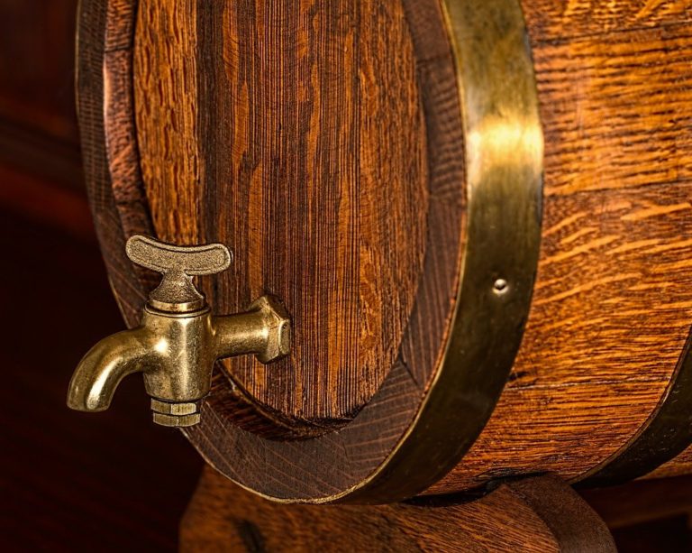 Fabricação de bebidas alcoólicas cresce 0,3% em ano de retração da indústria