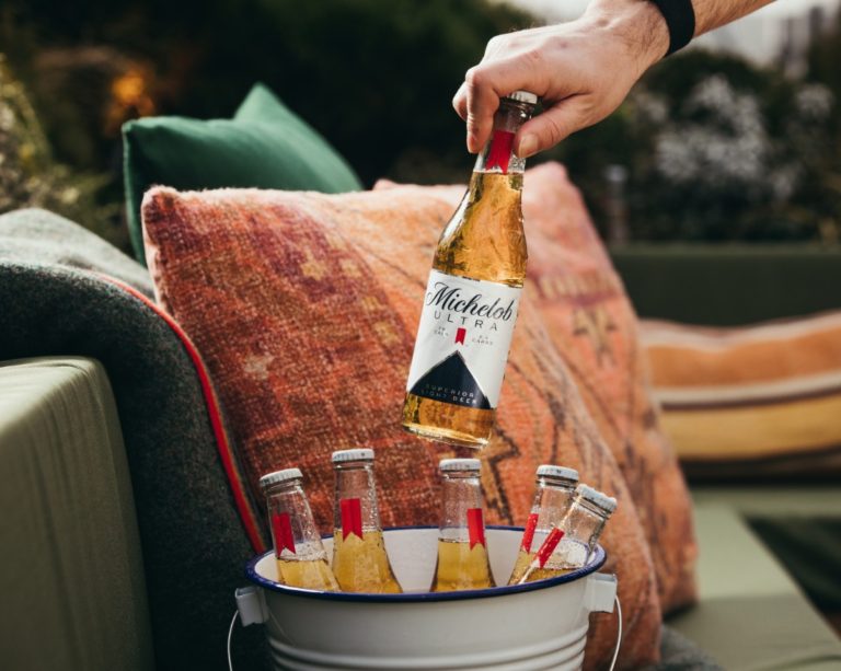 Ambev reforça aposta no público saudável com lançamento da Michelob Ultra