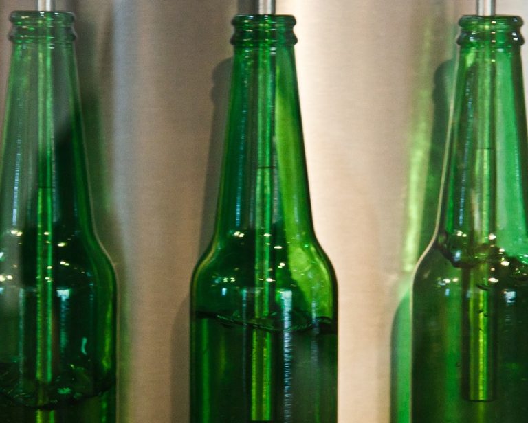 Produção de bebidas alcoólicas cresce 0,3% em mês de queda da indústria