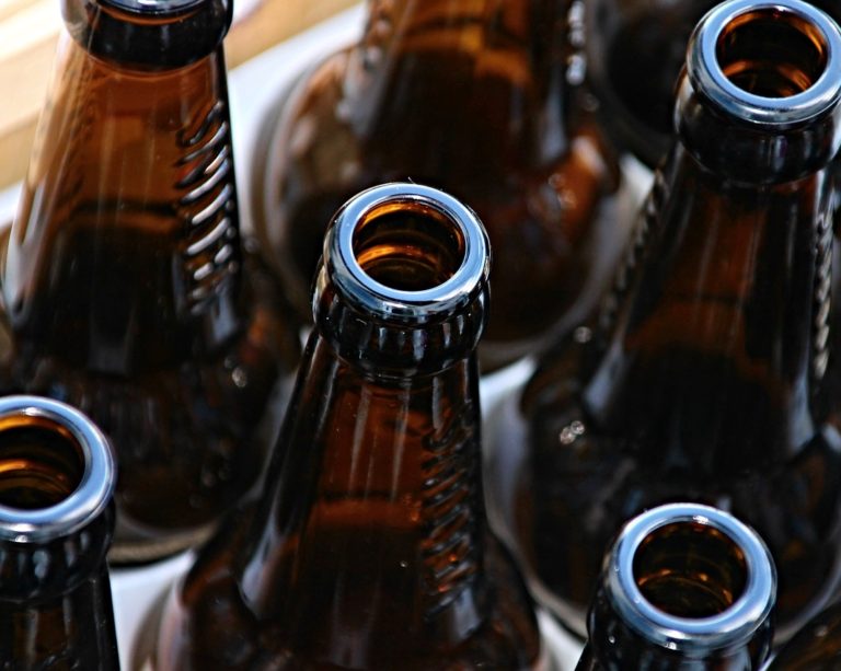 Escassez de garrafas de vidro afeta setor e Ambev é menos atingida, aponta relatório