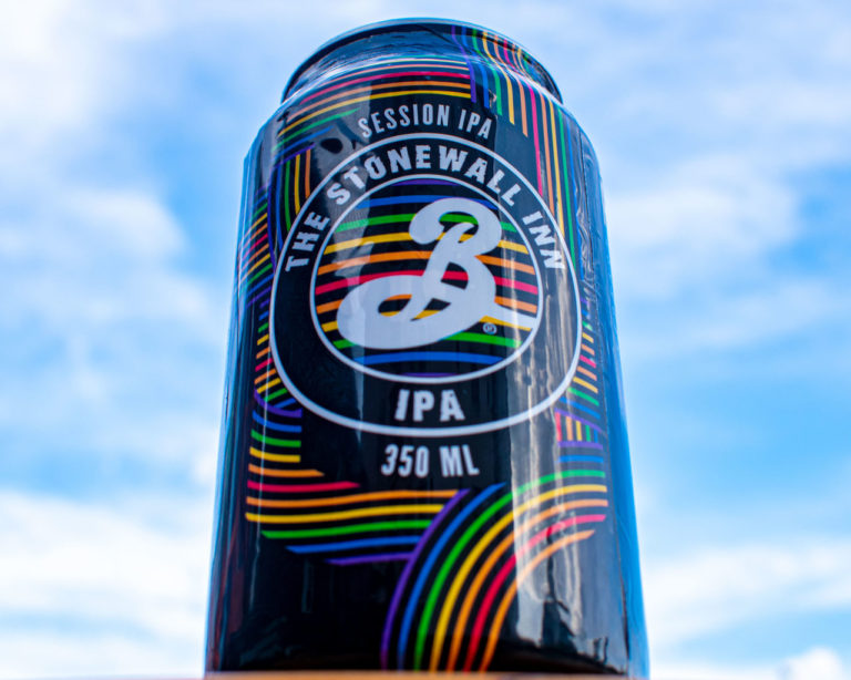 Brooklyn lança no Brasil cerveja da luta LGBTI+ e reverte recursos à causa