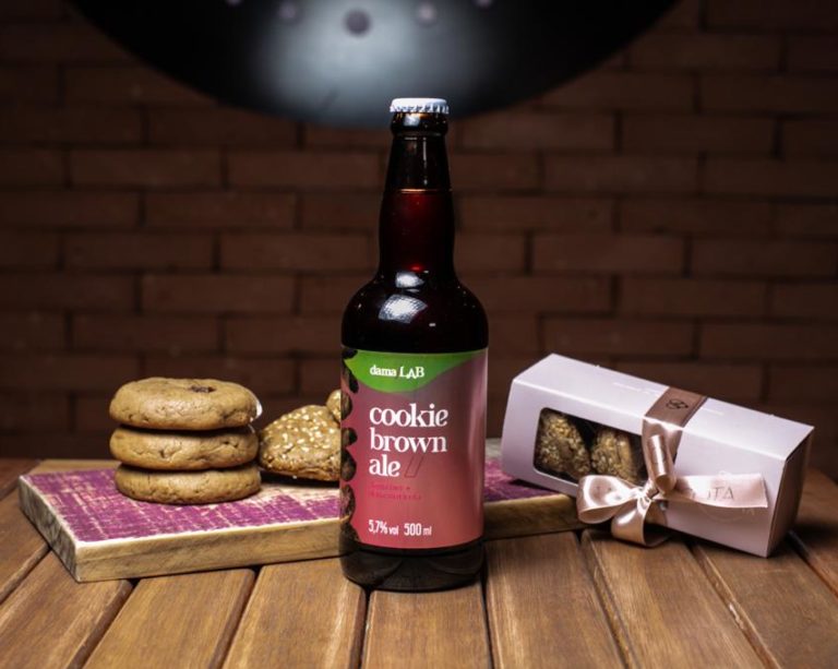 Dama se une a marca de biscoitos artesanais para lançar Cookie Brown Ale