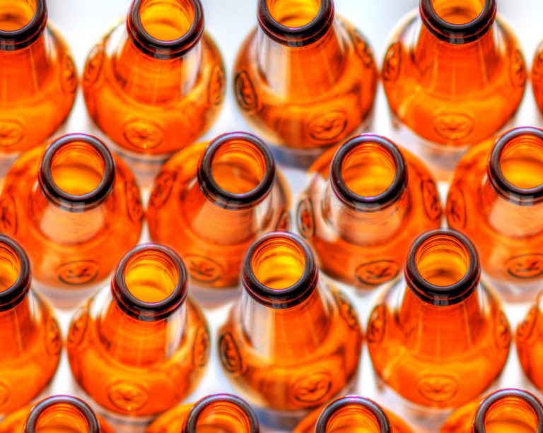 AB InBev desenvolve garrafa long neck de 150g e diz ser “a mais leve do mundo”