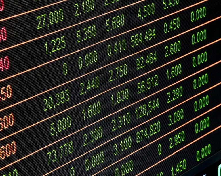 Ambev tem 5ª maior alta de maio no Ibovespa e mantém ritmo no início de junho