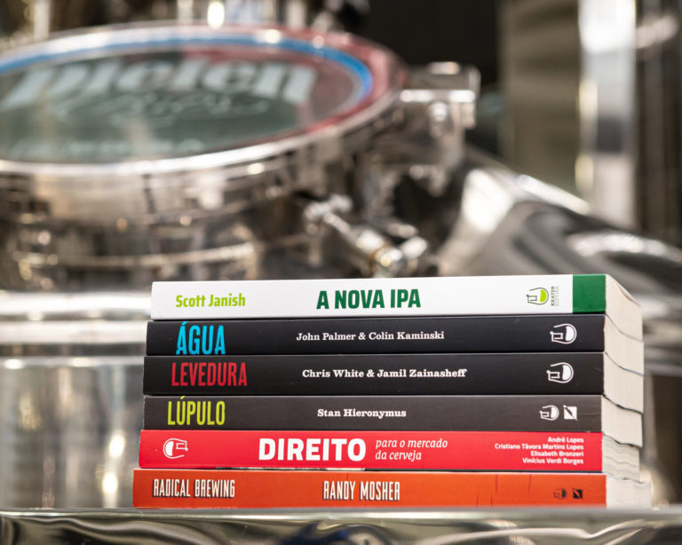 O que levou Academia da Cerveja e Krater a se unirem na busca por escritor