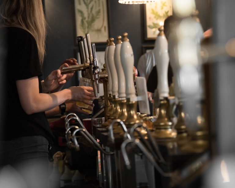 Organizações cervejeiras dos EUA criam coalizão para coibir assédio e discriminação