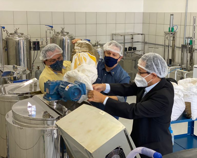 IFSP inaugura laboratório de cerveja e sela parceria com associação de Ribeirão Preto
