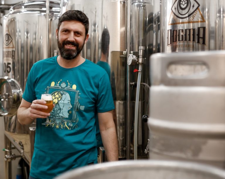 Entrevista: Os próximos passos da Dogma com fábrica própria, franquias e bitcoin