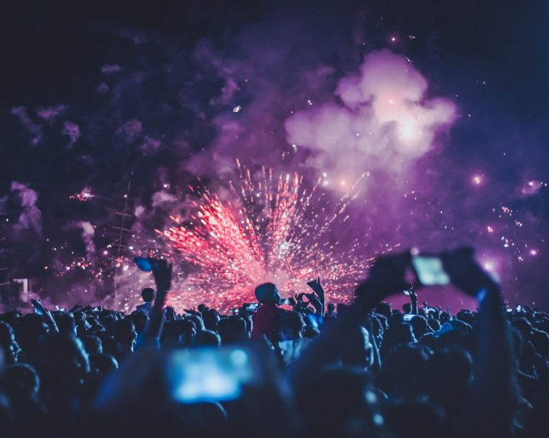 Ômicron esvazia celebrações e cancela festas públicas de réveillon pelo Brasil