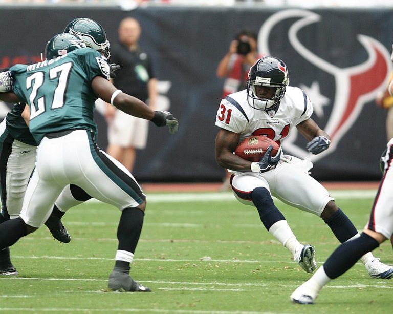 Com novo acordo, Bud Light segue como cerveja oficial da NFL até 2027