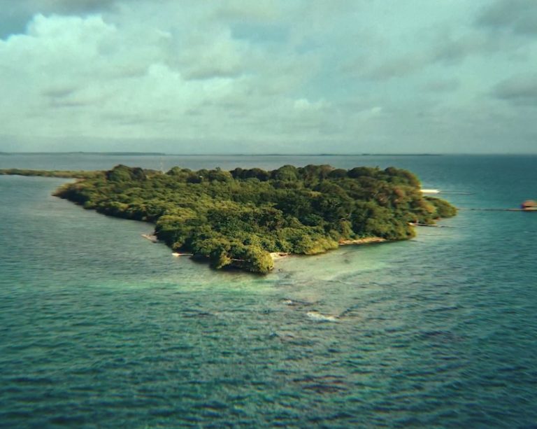 Corona terá ilha particular no Caribe e levará 20 brasileiros para lá em 2022