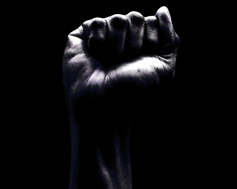 Artigo da Sara: “Estou tentando me curar e lutando por justiça”