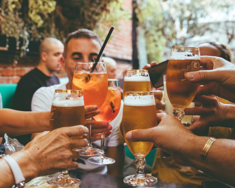 Com 2º semestre positivo, bares iniciam recuperação com atenção à gestão