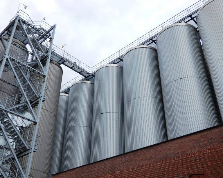 Queda de 13,9% na fabricação de alcoólicas no início do ano influencia recuo da indústria