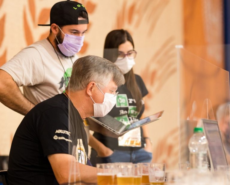 Alem Bier e Blumenau dominam o Concurso Brasileiro de Cervejas