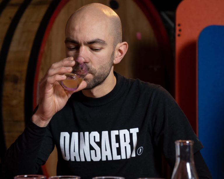 Conheça os desafios da produção da Lambic por um brasileiro radicado na Bélgica