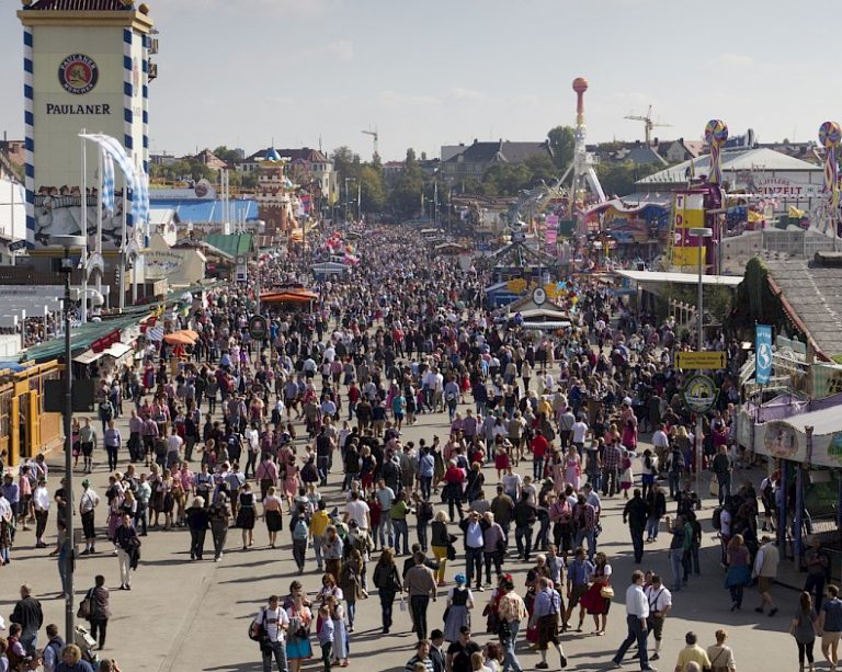 Após 2 anos sem acontecer, Oktoberfest é confirmada em Munique para 2022